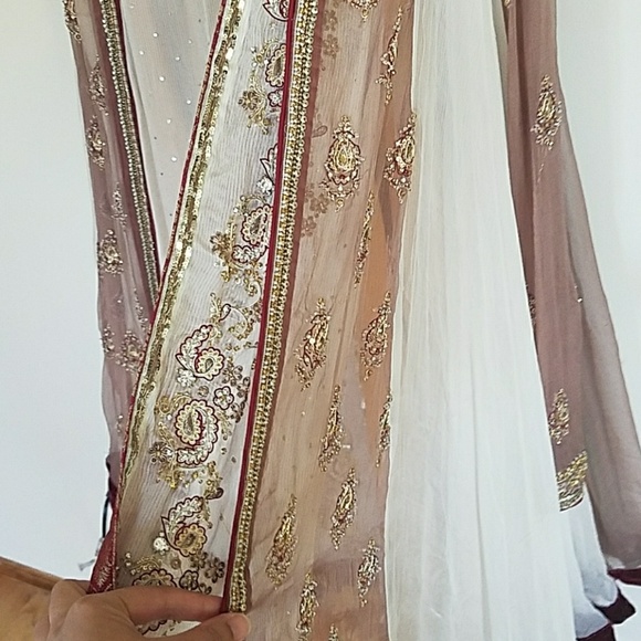 Pakistani 3 piece exquisite shalwar kameez gown - Picture 3 of 13